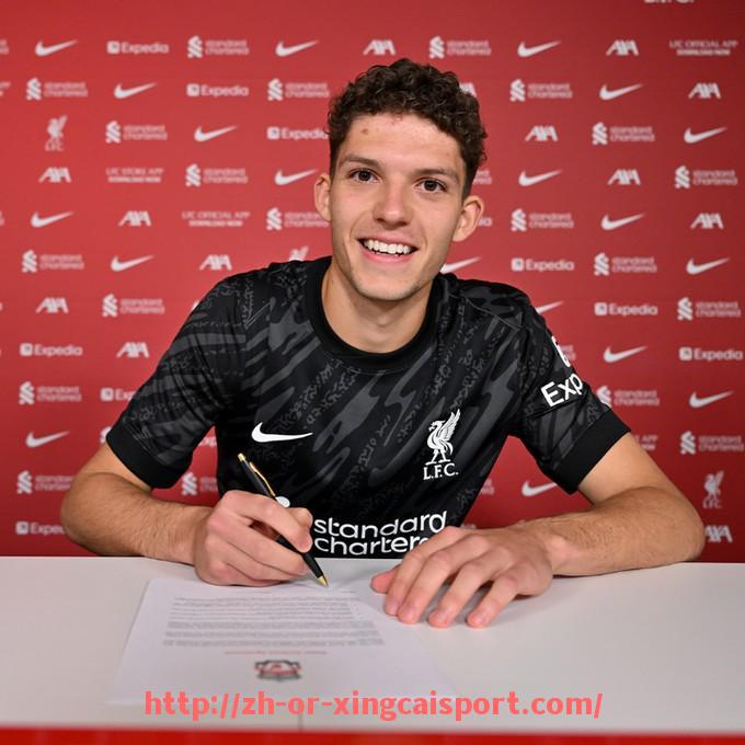 杏彩体育-各德甲球队主场名称与容量详细介绍